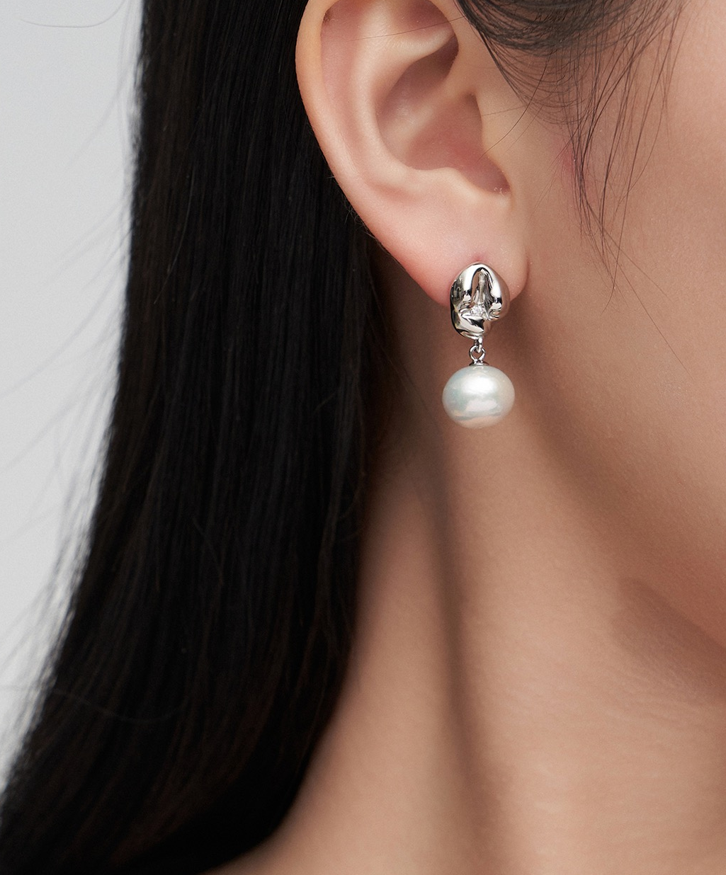 S925 Silver Baroque Pearl Stud Earrings