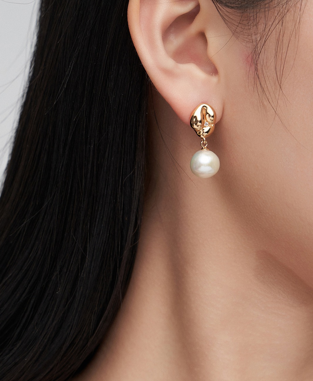 S925 Silver Baroque Pearl Stud Earrings