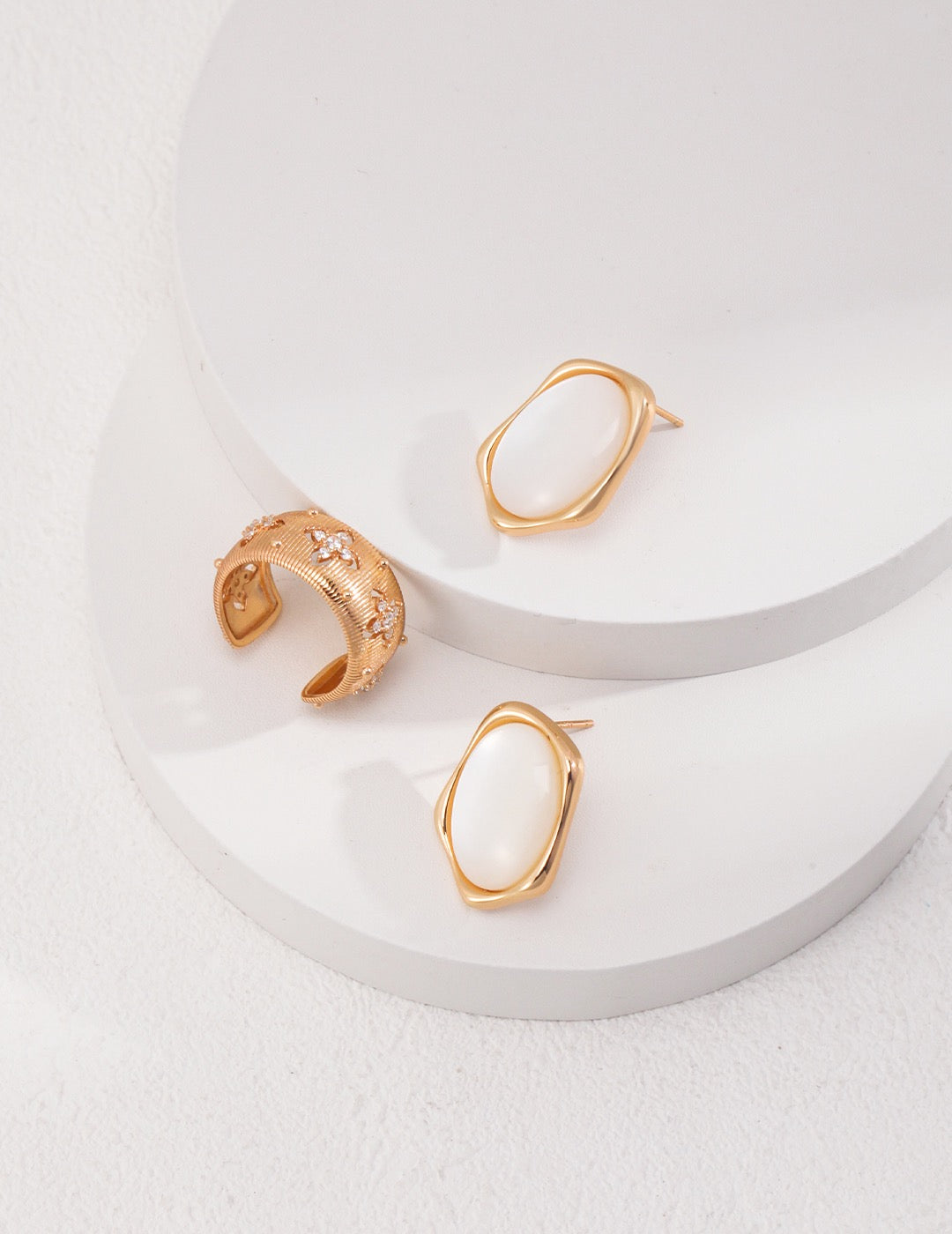 S925 Silver Mother-of-Pearl Earrings