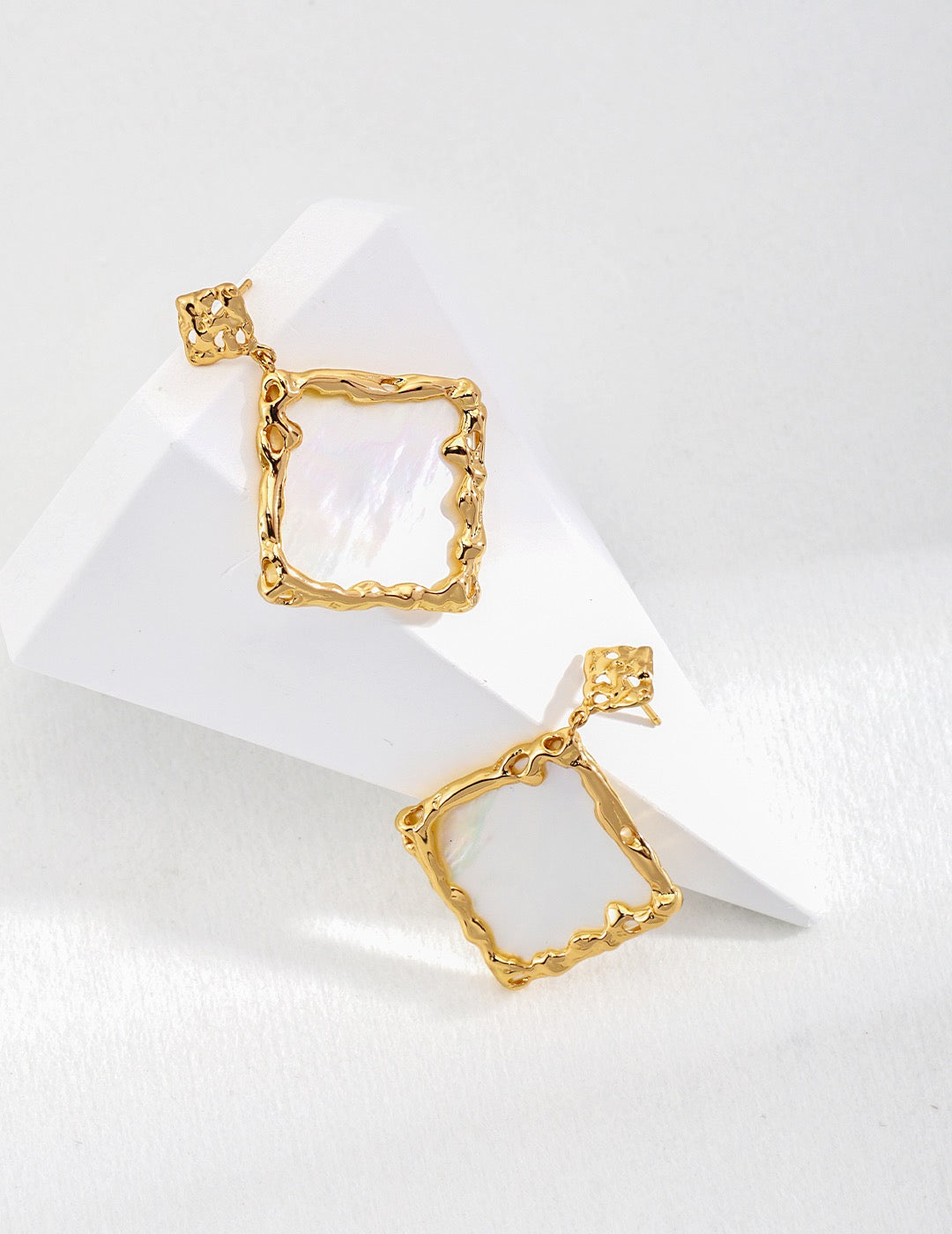 Mother-of-Pearl Stud Earrings – Vintage Gold