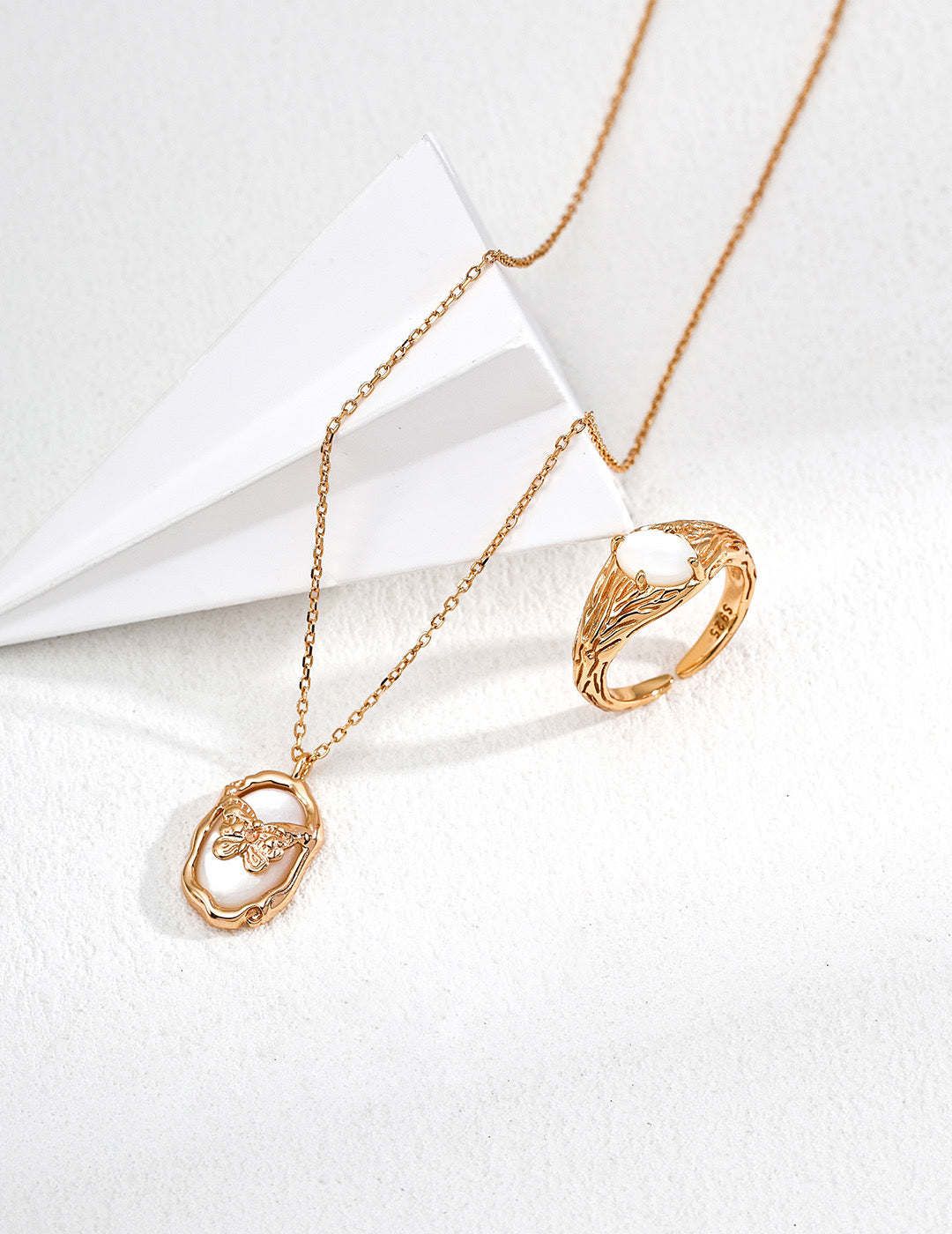 S925 Silver Stylish Design Mother-of-Pearl Pendant Necklace