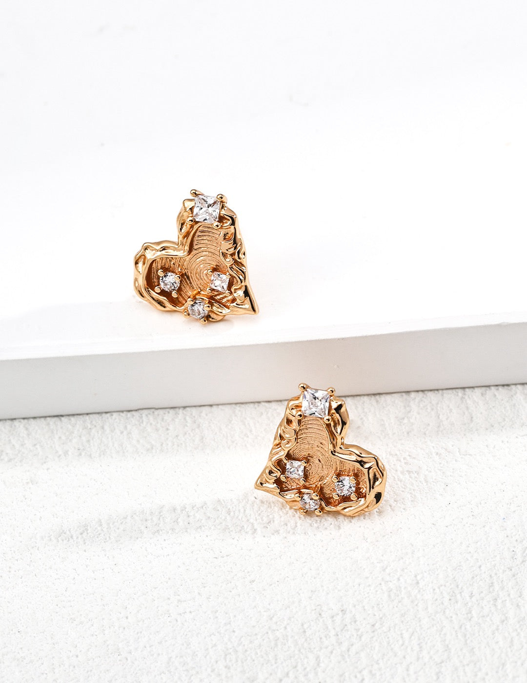 S925 Silver Vintage Heart Zircon Earrings